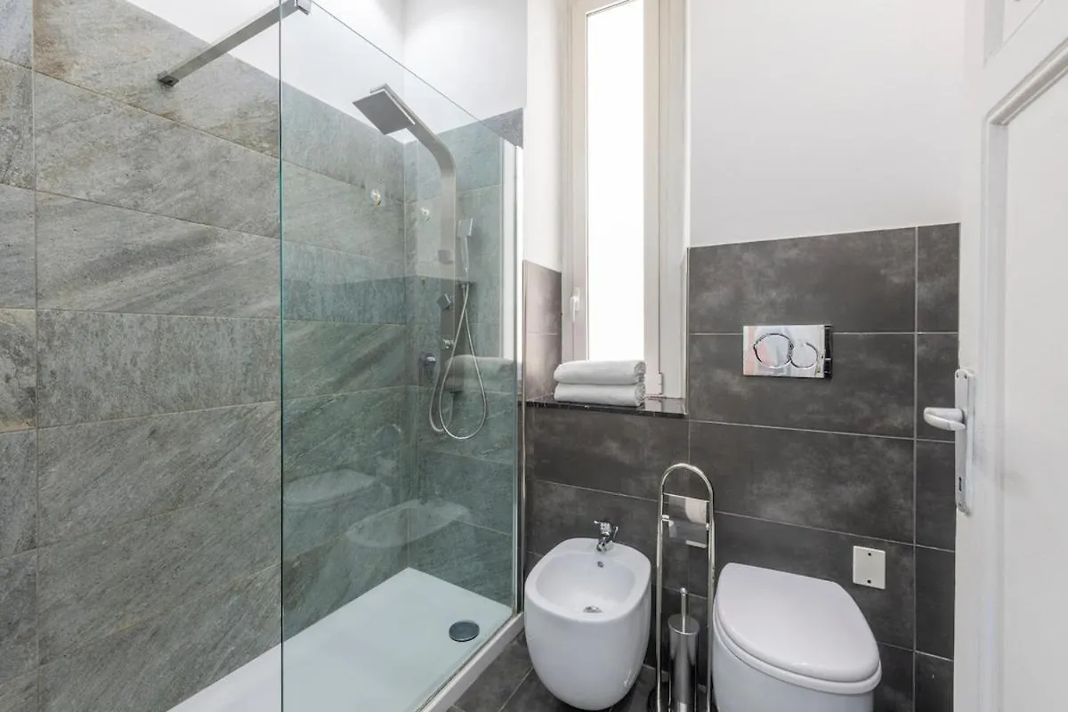 Luxury 3 Bedrooms Apt - B Home Milão 0*,  Itália